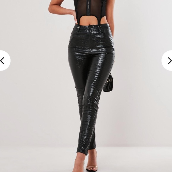 2 pairs MISSGUIDED black Faux Leather Leggings - Picture 2 of 15